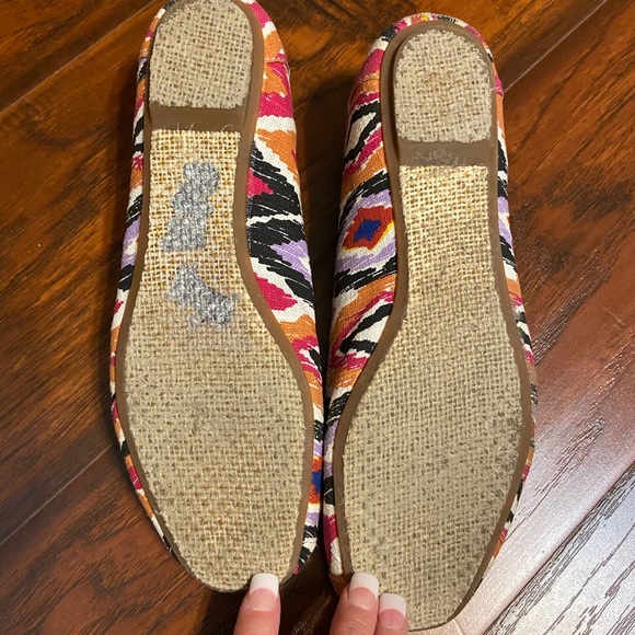 Toms Ikat Print Ballet Flats - Picture 4 of 6